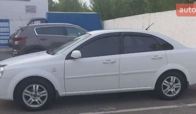 Білий Деу Лачетті, об'ємом двигуна 1.8 л та пробігом 150 тис. км за 4300 $, фото 1 на Automoto.ua