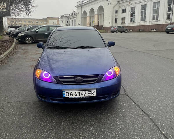 Синий Дэу Лачетти, объемом двигателя 1.4 л и пробегом 150 тыс. км за 4000 $, фото 1 на Automoto.ua