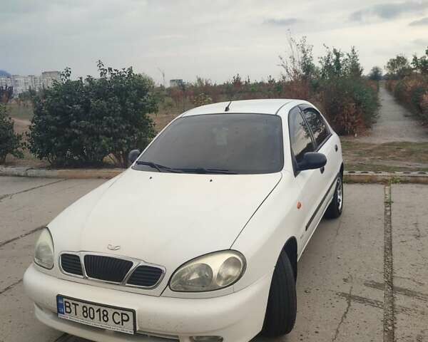 Белый Дэу Ланос, объемом двигателя 1.5 л и пробегом 196 тыс. км за 3500 $, фото 1 на Automoto.ua