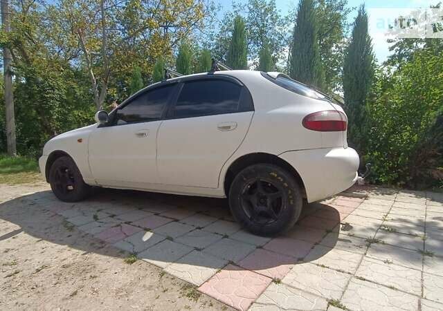 Білий Деу Ланос, об'ємом двигуна 1.5 л та пробігом 270 тис. км за 1900 $, фото 1 на Automoto.ua
