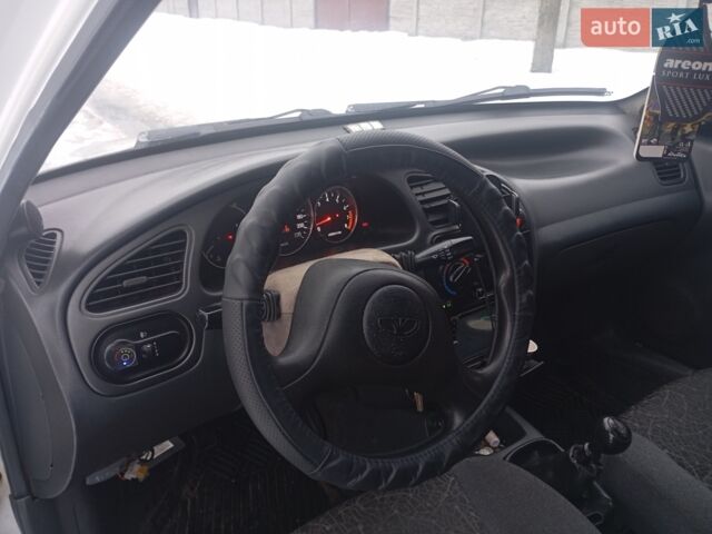 Белый Дэу Ланос, объемом двигателя 1.5 л и пробегом 277 тыс. км за 1700 $, фото 1 на Automoto.ua