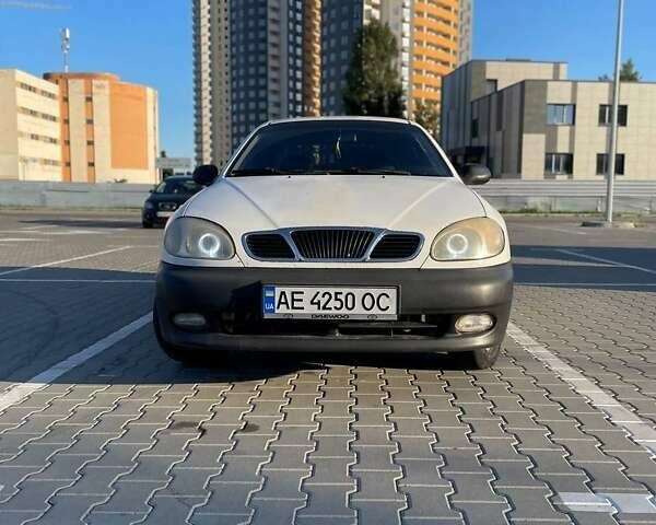 Белый Дэу Ланос, объемом двигателя 1.5 л и пробегом 317 тыс. км за 2000 $, фото 1 на Automoto.ua