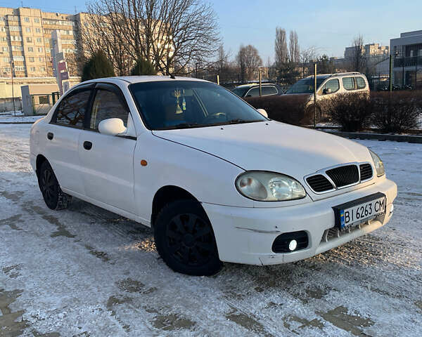 Белый Дэу Ланос, объемом двигателя 1.5 л и пробегом 337 тыс. км за 1580 $, фото 1 на Automoto.ua