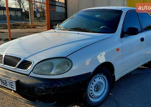 Белый Дэу Ланос, объемом двигателя 1.5 л и пробегом 570 тыс. км за 1200 $, фото 1 на Automoto.ua