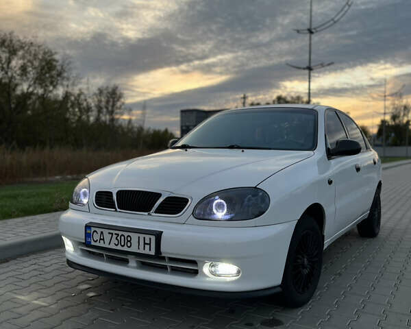 Белый Дэу Ланос, объемом двигателя 1.5 л и пробегом 230 тыс. км за 3400 $, фото 1 на Automoto.ua