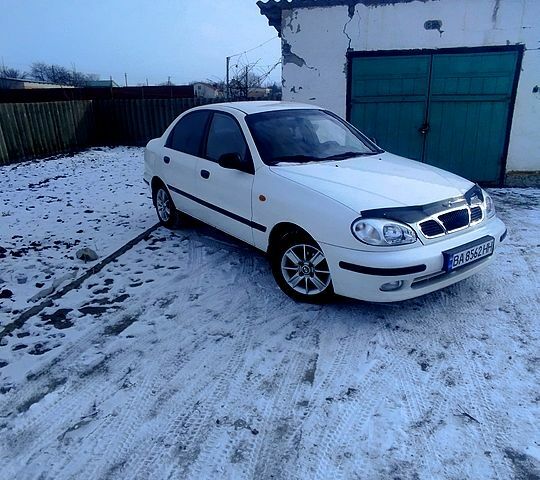 Белый Дэу Ланос, объемом двигателя 1.5 л и пробегом 140 тыс. км за 3000 $, фото 1 на Automoto.ua