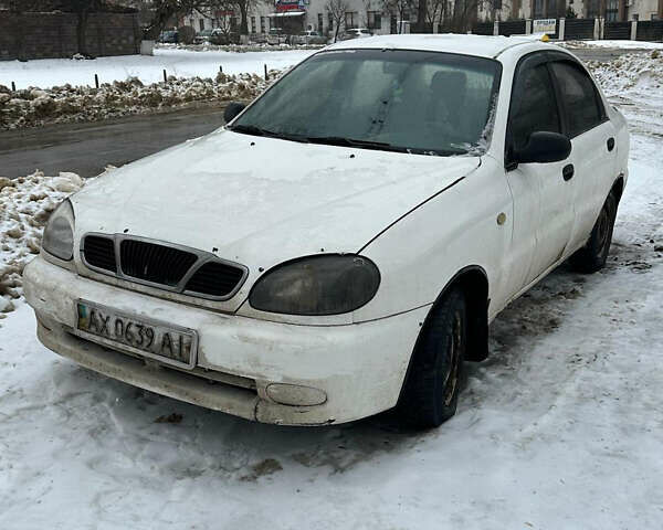 Белый Дэу Ланос, объемом двигателя 1.6 л и пробегом 150 тыс. км за 1150 $, фото 1 на Automoto.ua