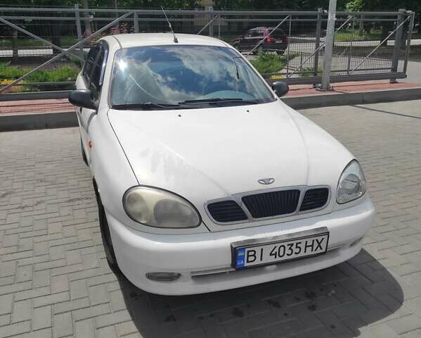 Дэу Ланос 2003 в Кременчуге на Automoto.ua Белый Дэу Ланос, объемом двигателя 1.5 л и пробегом 211 тыс. км за 2400 $, фото 1 на Automoto.ua