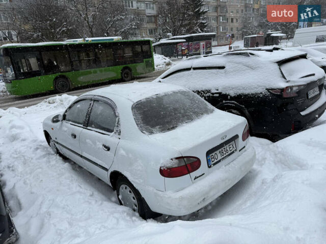Белый Дэу Ланос, объемом двигателя 1.5 л и пробегом 200 тыс. км за 1350 $, фото 1 на Automoto.ua
