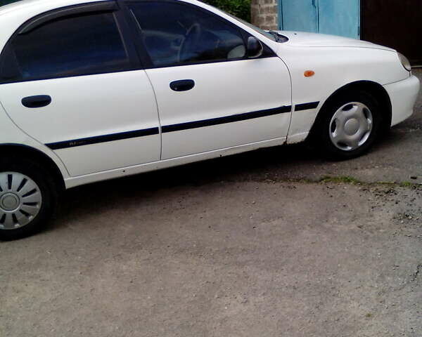 Белый Дэу Ланос, объемом двигателя 1.5 л и пробегом 200 тыс. км за 2200 $, фото 1 на Automoto.ua