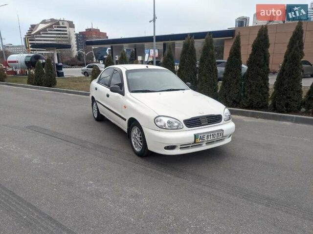 Дэу Ланос 2003 в Днепре (Днепропетровске) на Automoto.ua Белый Дэу Ланос, объемом двигателя 1.5 л и пробегом 200 тыс. км за 2200 $, фото 1 на Automoto.ua