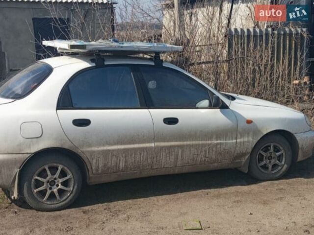Белый Дэу Ланос, объемом двигателя 1.5 л и пробегом 500 тыс. км за 1260 $, фото 1 на Automoto.ua
