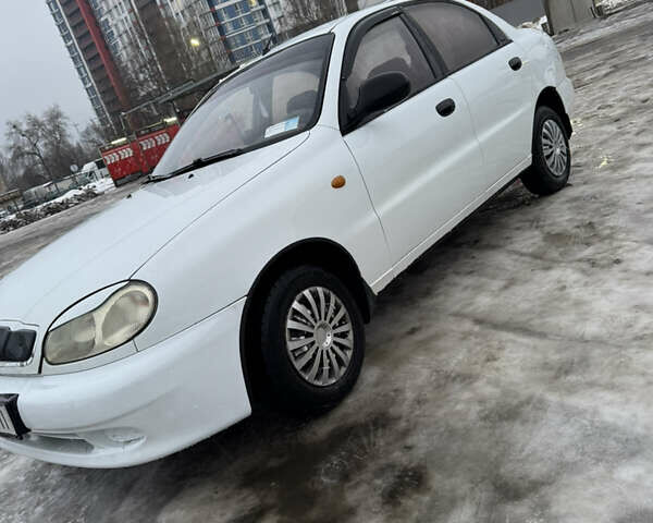 Белый Дэу Ланос, объемом двигателя 1.5 л и пробегом 315 тыс. км за 1950 $, фото 1 на Automoto.ua