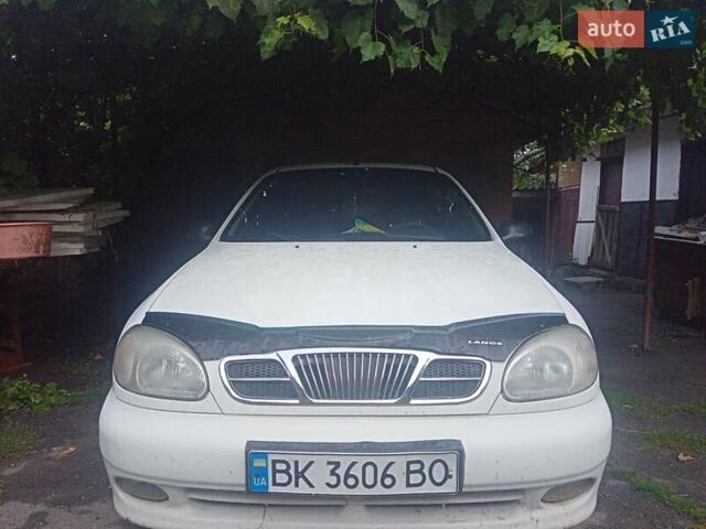 Белый Дэу Ланос, объемом двигателя 1.5 л и пробегом 329 тыс. км за 2500 $, фото 1 на Automoto.ua