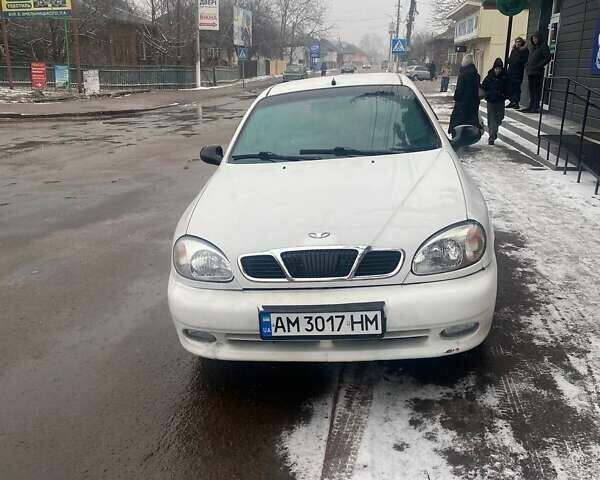Белый Дэу Ланос, объемом двигателя 1.5 л и пробегом 255 тыс. км за 1500 $, фото 1 на Automoto.ua