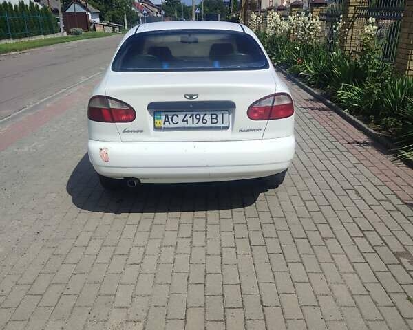 Белый Дэу Ланос, объемом двигателя 1.5 л и пробегом 260 тыс. км за 2300 $, фото 1 на Automoto.ua