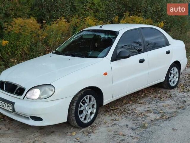Белый Дэу Ланос, объемом двигателя 1.5 л и пробегом 257 тыс. км за 1900 $, фото 1 на Automoto.ua