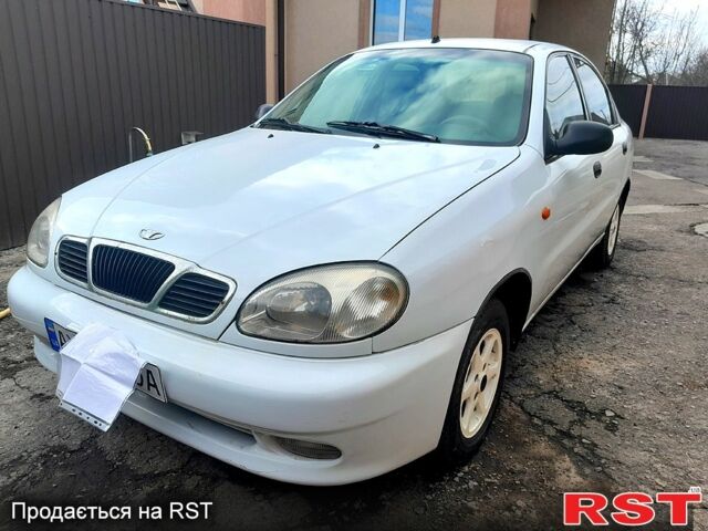 Белый Дэу Ланос, объемом двигателя 1.5 л и пробегом 225 тыс. км за 2300 $, фото 1 на Automoto.ua