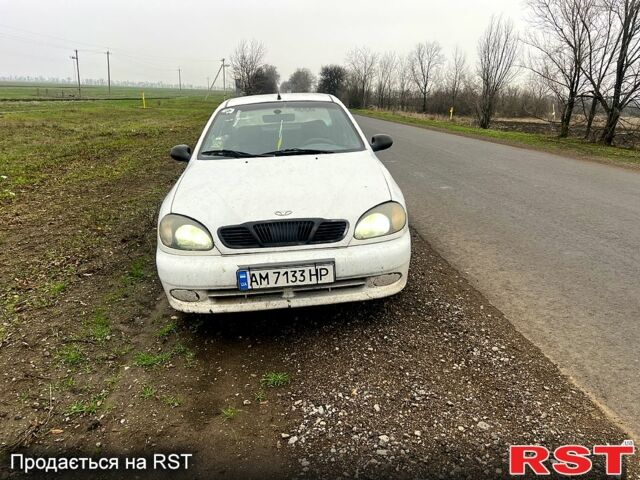 Белый Дэу Ланос, объемом двигателя 1.5 л и пробегом 200 тыс. км за 1500 $, фото 1 на Automoto.ua