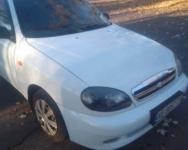 Белый Дэу Ланос, объемом двигателя 1.6 л и пробегом 220 тыс. км за 2200 $, фото 1 на Automoto.ua