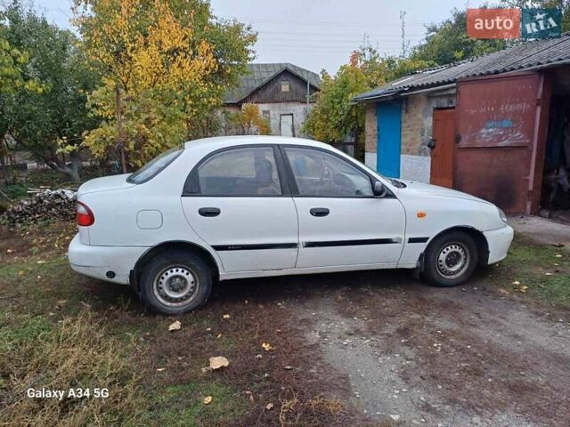 Дэу Ланос 2005 в Мироновке на Automoto.ua Белый Дэу Ланос, объемом двигателя 1.5 л и пробегом 250 тыс. км за 1500 $, фото 1 на Automoto.ua