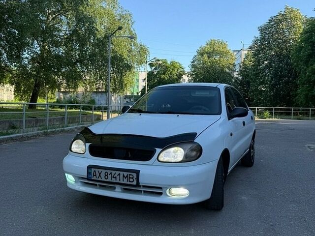 Белый Дэу Ланос, объемом двигателя 1.6 л и пробегом 354 тыс. км за 2350 $, фото 1 на Automoto.ua