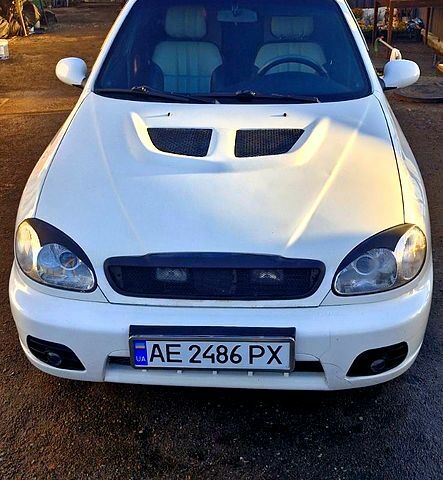Белый Дэу Ланос, объемом двигателя 1.5 л и пробегом 230 тыс. км за 3500 $, фото 1 на Automoto.ua
