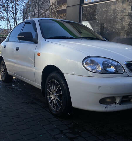 Белый Дэу Ланос, объемом двигателя 1.5 л и пробегом 110 тыс. км за 2700 $, фото 1 на Automoto.ua