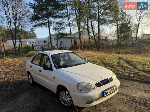 Белый Дэу Ланос, объемом двигателя 1.6 л и пробегом 152 тыс. км за 2000 $, фото 1 на Automoto.ua