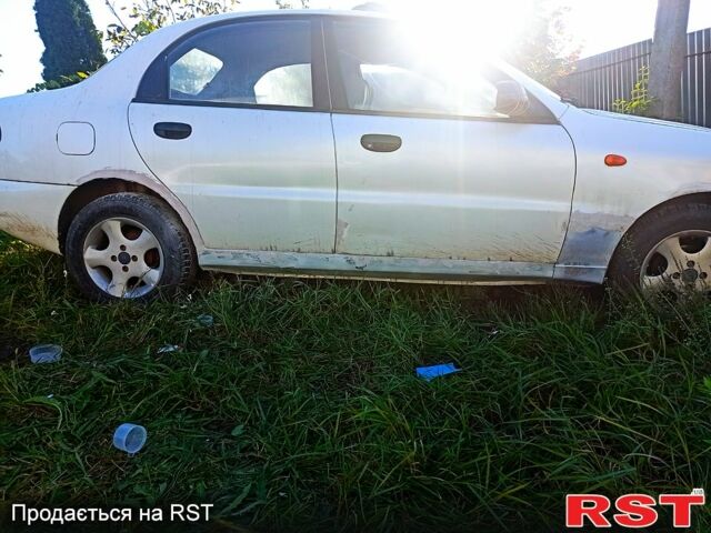 Білий Деу Ланос, об'ємом двигуна 1.5 л та пробігом 106 тис. км за 925 $, фото 1 на Automoto.ua