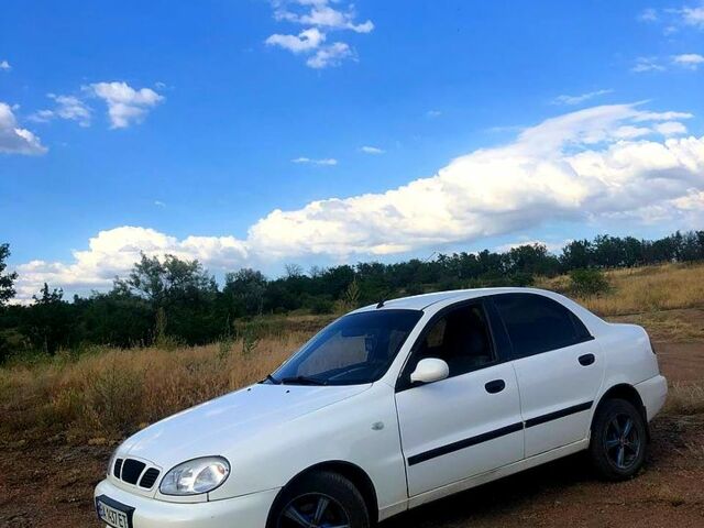 Белый Дэу Ланос, объемом двигателя 1.5 л и пробегом 300 тыс. км за 2500 $, фото 1 на Automoto.ua