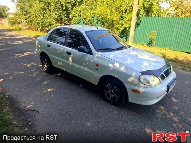Белый Дэу Ланос, объемом двигателя 1.5 л и пробегом 225 тыс. км за 2000 $, фото 1 на Automoto.ua