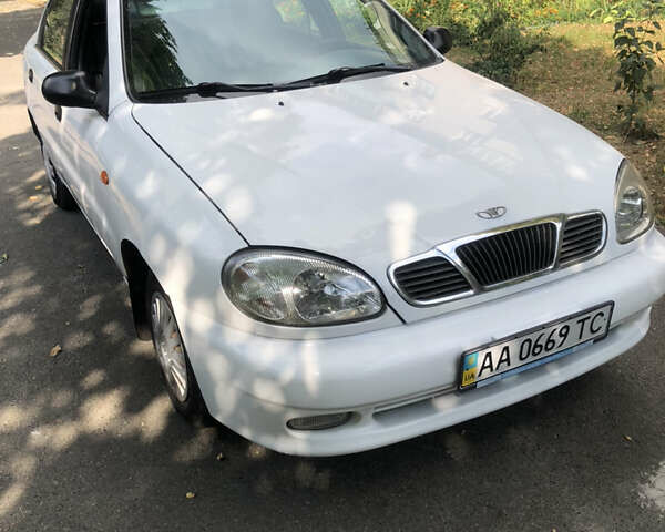 Белый Дэу Ланос, объемом двигателя 1.5 л и пробегом 267 тыс. км за 1900 $, фото 1 на Automoto.ua