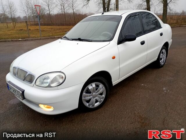 Белый Дэу Ланос, объемом двигателя 1.5 л и пробегом 230 тыс. км за 2750 $, фото 1 на Automoto.ua