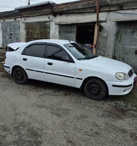 Белый Дэу Ланос, объемом двигателя 1.6 л и пробегом 183 тыс. км за 2200 $, фото 1 на Automoto.ua