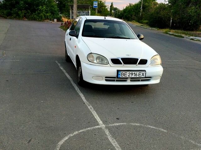 Белый Дэу Ланос, объемом двигателя 1.5 л и пробегом 235 тыс. км за 1800 $, фото 1 на Automoto.ua