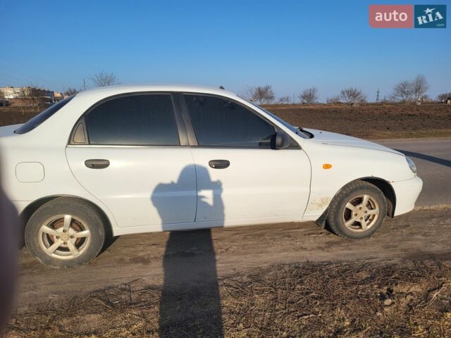 Белый Дэу Ланос, объемом двигателя 1.5 л и пробегом 185 тыс. км за 2699 $, фото 1 на Automoto.ua