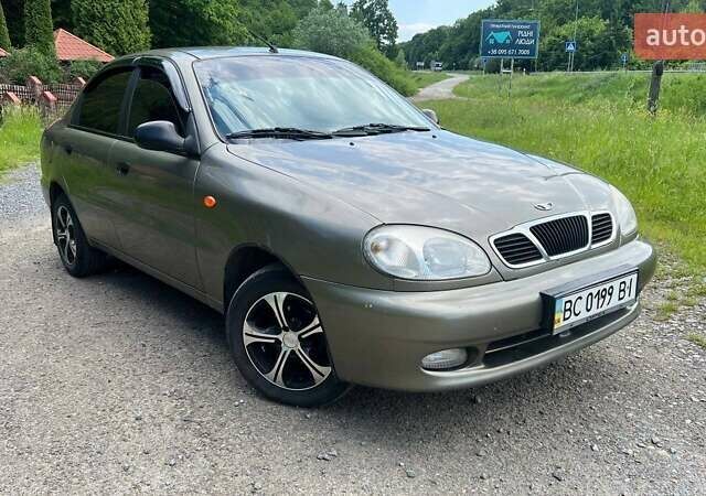 Бежевый Дэу Ланос, объемом двигателя 1.5 л и пробегом 154 тыс. км за 3000 $, фото 1 на Automoto.ua