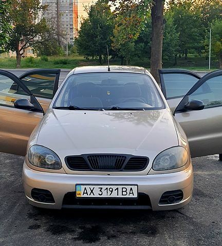 Бежевый Дэу Ланос, объемом двигателя 1.5 л и пробегом 170 тыс. км за 2200 $, фото 1 на Automoto.ua