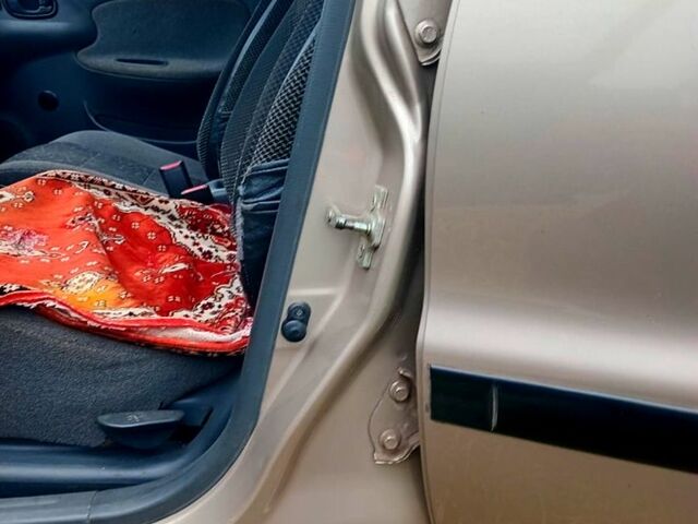 Бежевый Дэу Ланос, объемом двигателя 1.4 л и пробегом 188 тыс. км за 2000 $, фото 1 на Automoto.ua