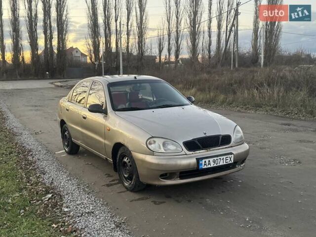 Бежевый Дэу Ланос, объемом двигателя 0 л и пробегом 200 тыс. км за 2000 $, фото 1 на Automoto.ua