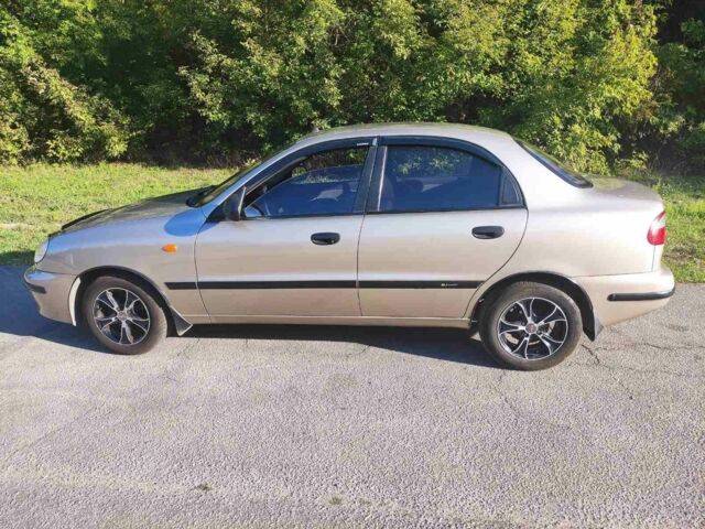 Бежевый Дэу Ланос, объемом двигателя 1.5 л и пробегом 235 тыс. км за 3650 $, фото 1 на Automoto.ua