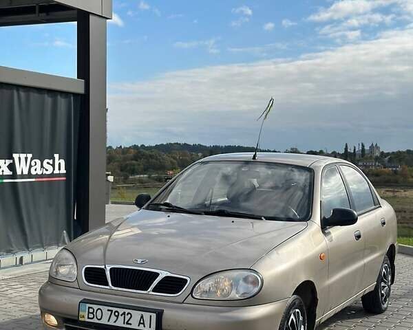 Бежевый Дэу Ланос, объемом двигателя 1.5 л и пробегом 100 тыс. км за 1950 $, фото 1 на Automoto.ua