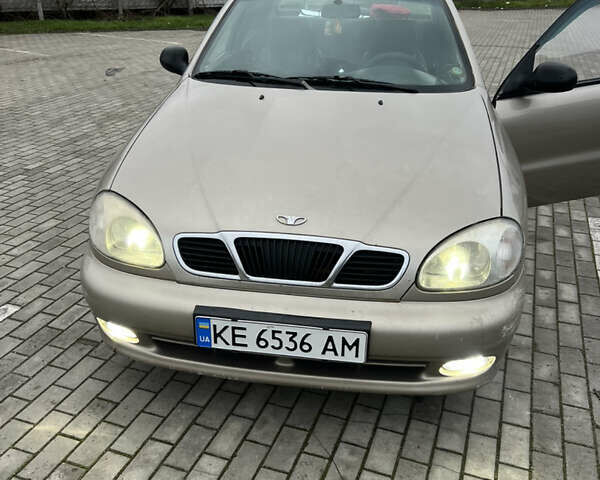 Бежевый Дэу Ланос, объемом двигателя 1.6 л и пробегом 316 тыс. км за 2000 $, фото 1 на Automoto.ua