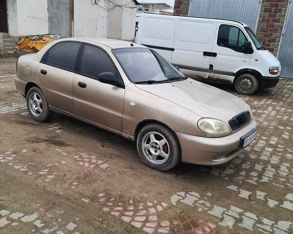Бежевый Дэу Ланос, объемом двигателя 1.5 л и пробегом 180 тыс. км за 2200 $, фото 1 на Automoto.ua