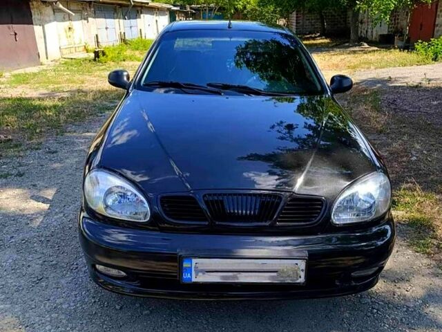 Черный Дэу Ланос, объемом двигателя 1.5 л и пробегом 114 тыс. км за 3000 $, фото 1 на Automoto.ua