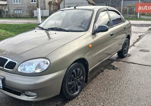 Коричневый Дэу Ланос, объемом двигателя 1.4 л и пробегом 150 тыс. км за 1750 $, фото 1 на Automoto.ua