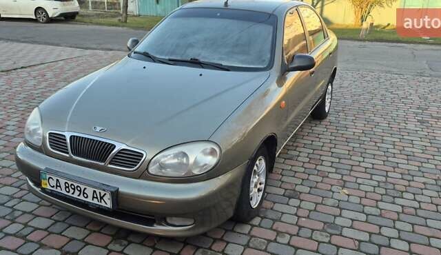 Коричневый Дэу Ланос, объемом двигателя 0 л и пробегом 150 тыс. км за 2500 $, фото 1 на Automoto.ua