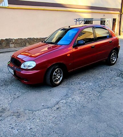 Красный Дэу Ланос, объемом двигателя 1.5 л и пробегом 195 тыс. км за 2850 $, фото 1 на Automoto.ua