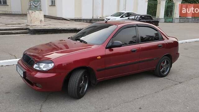 Дэу Ланос 2005 в Желтых Водах на Automoto.ua Красный Дэу Ланос, объемом двигателя 1.5 л и пробегом 300 тыс. км за 3500 $, фото 1 на Automoto.ua